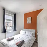 3-bed House - Free Parking - By Homes 펜션 배로우인퍼니스
